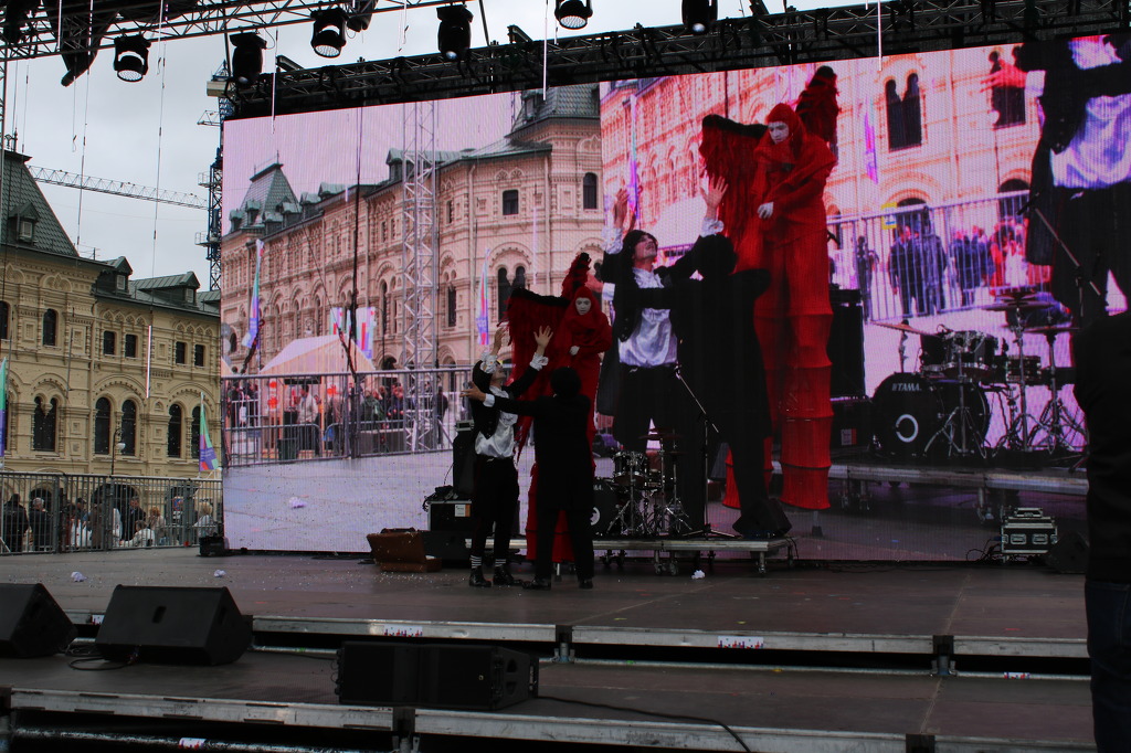 В Пушкинский день на «Главной сцене» дети читали стихи великого поэта