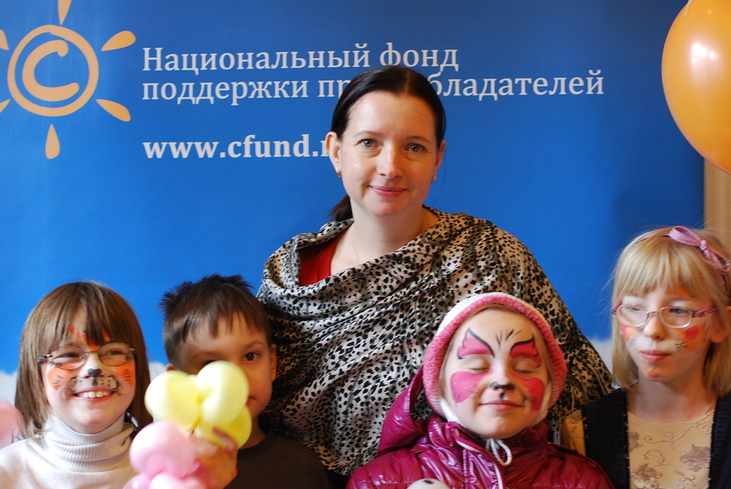 300 детей-сирот получили в подарок от Фонда диски со стихотворениями Сергея Михалкова