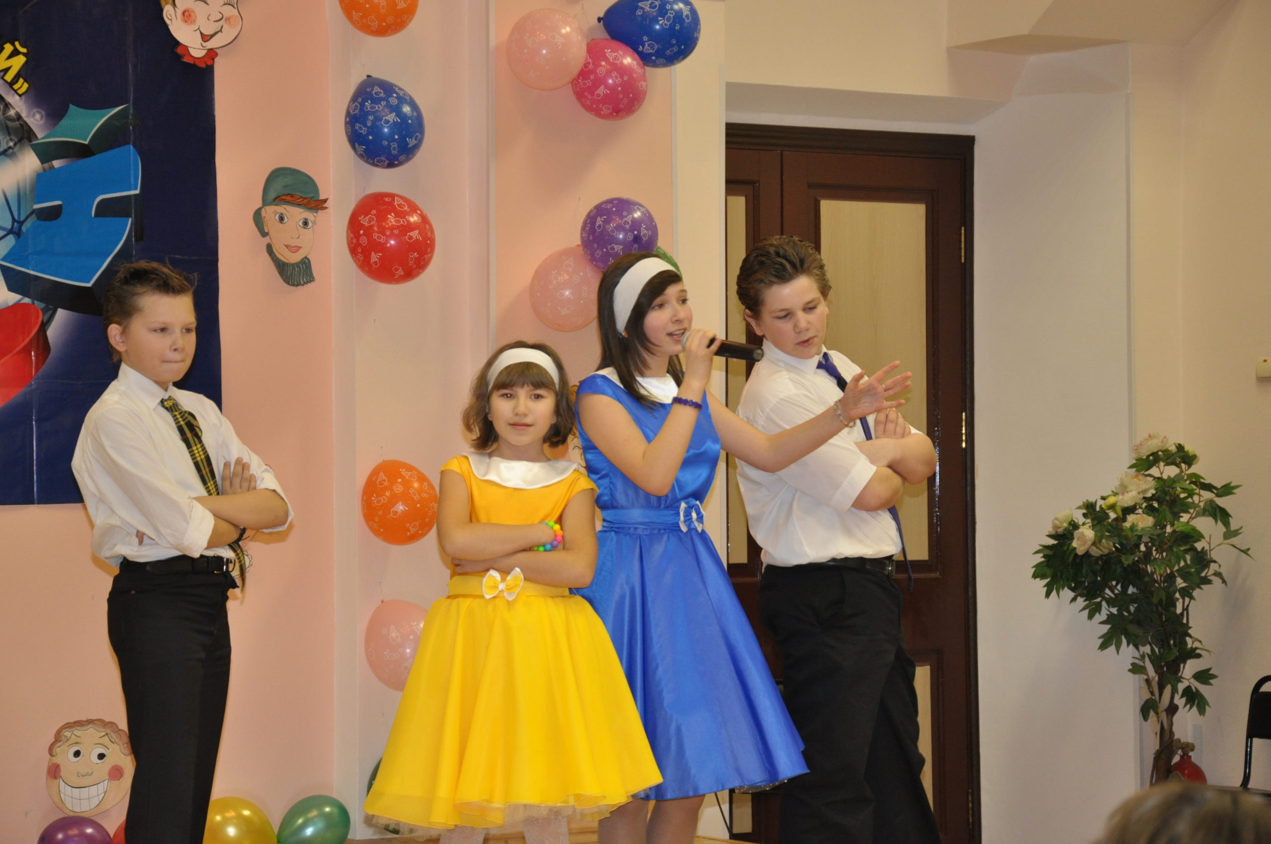 Участники игры КВН в социально-реабилитационном центре «Красносельский» получили подарки от НФПП