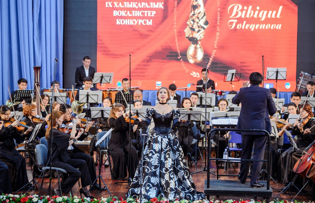 При поддержке НФПП молодая певица Елизавета Пахомова выступила на международном конкурсе вокалистов в Казахстане