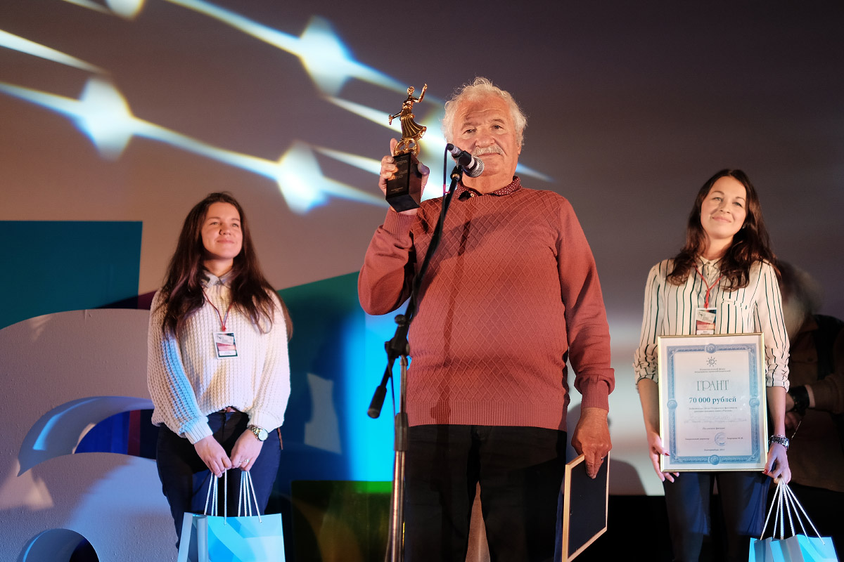 НФПП наградил победителя кинофестиваля «Россия», проходившего в Екатеринбурге, и подарил учреждениям культуры города уникальные аудиосборники