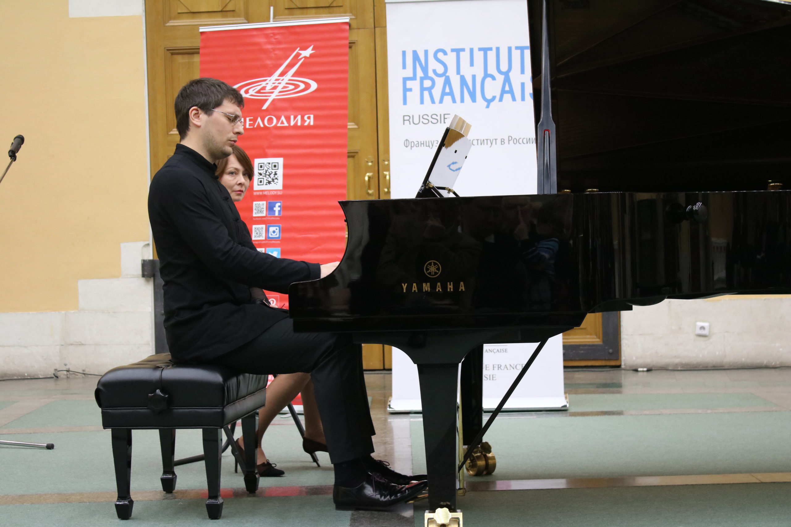 Французский пианист Артур Ансель представил свой первый сольный диск в Москве