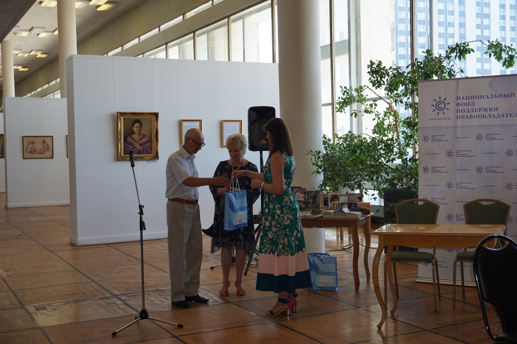 В Ульяновске открылась выставка Александры Азовцевой, организованная НФПП