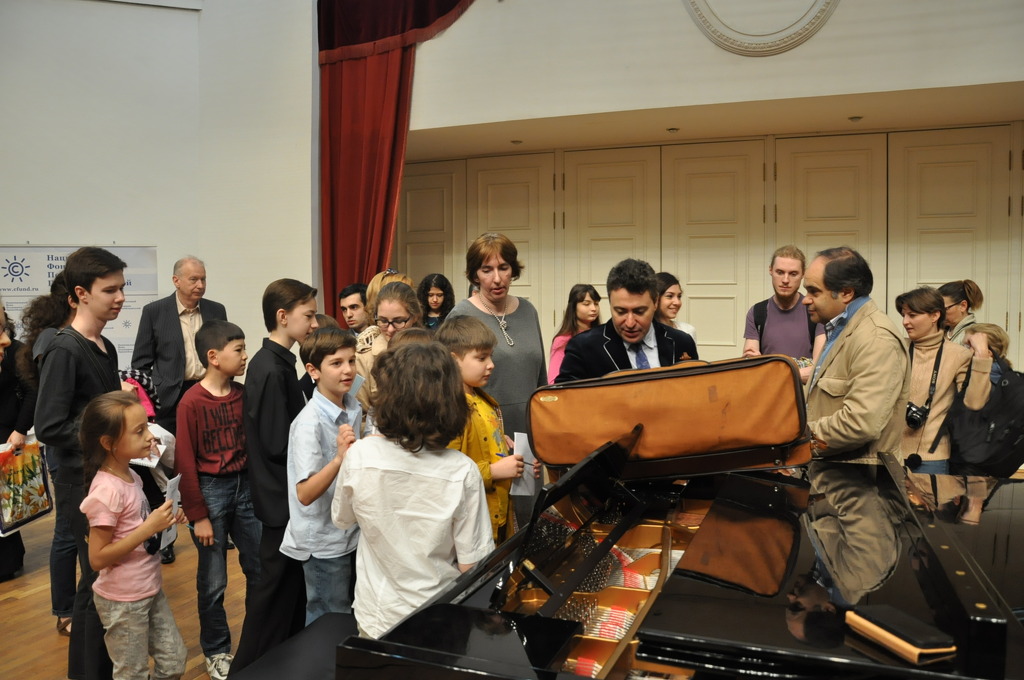 Концерт и мастер-класс известнейшего скрипача Максима Венгерова прошли в Москве при поддержке НФПП